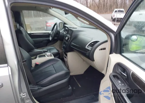 2015 Chrysler Town & Country Touring из США, поврежденный, VIN 2C4RC1BG8FR590011